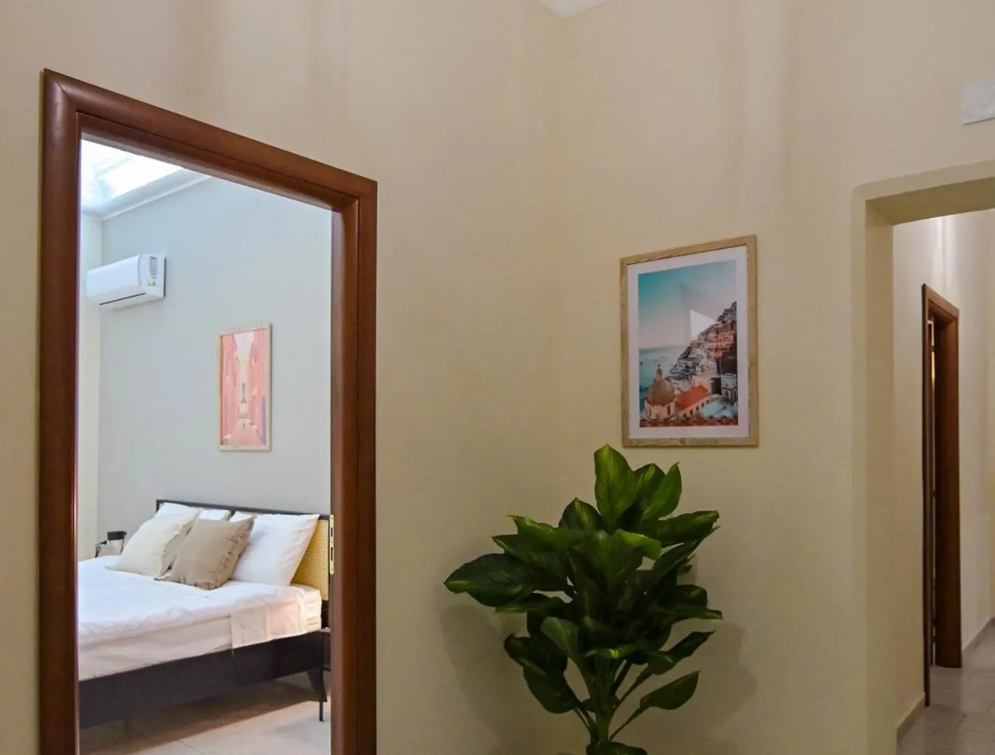 Cozy Central Residence Napoli イタリア