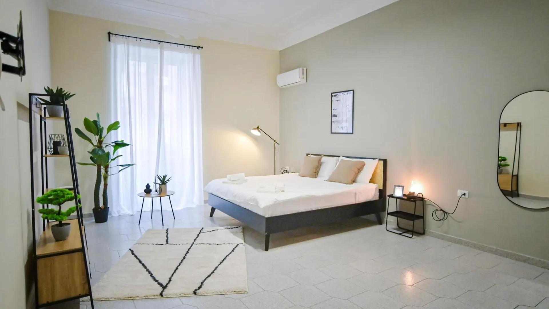 Cozy Central Residence Napoli アパート
